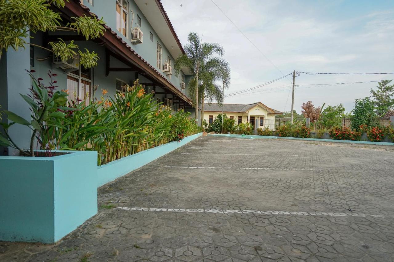 Super Oyo 1844 Bravo Residence Pangkal Pinang Exteriér fotografie
